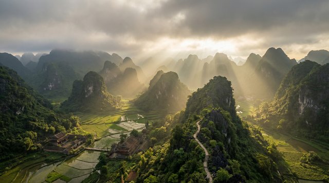 大奶云雾山峦自然风光视频演示